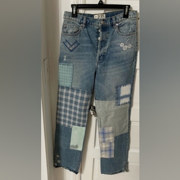 FREE PEOPLE STEINBECK PATCHED STRAIGHT LEG JEANS Size 27 - Picture 13 of 16
